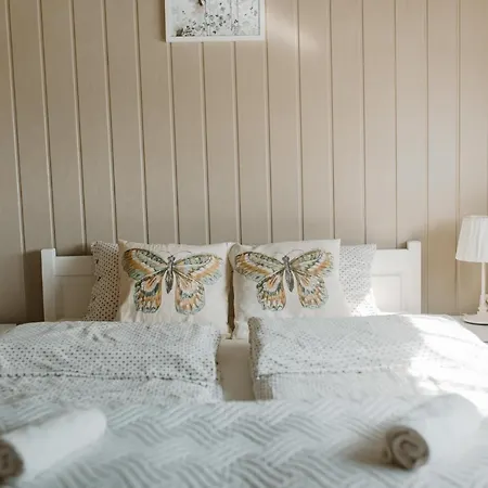 Jutrzenka Apartman *